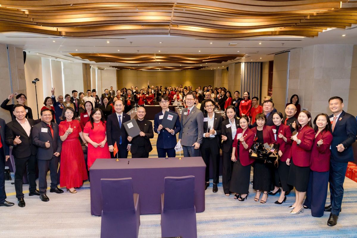 Phu nu hien dai BNI CONNECT 15 05