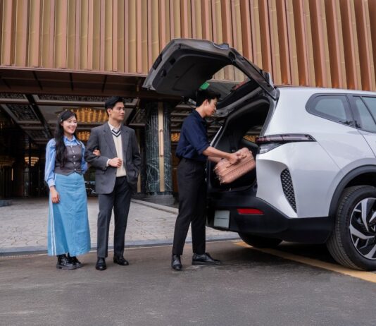 Tài xế lên đời VinFast Limo Green: Xe rộng, khỏe, tiết kiệm cả chục triệu đồng mỗi tháng