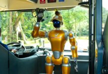 Từ “hướng dẫn viên” robot đến dùng bữa cùng… cá mập: Chuỗi trải nghiệm độc lạ đang khiến du khách đổ về Bắc đảo Phú Quốc