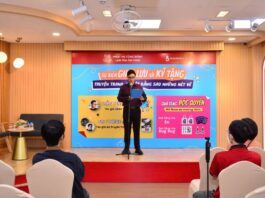FAHASA TỔ CHỨC CHƯƠNG TRÌNH GIAO LƯU VÀ KÝ TẶNG CÙNG 3 TÁC GIẢ TRUYỆN TRANH VIỆT NAM ĐÌNH ĐÁM “TRUYỆN TRANH – BÍ MẬT ĐẰNG SAU NHỮNG NÉT VẼ”