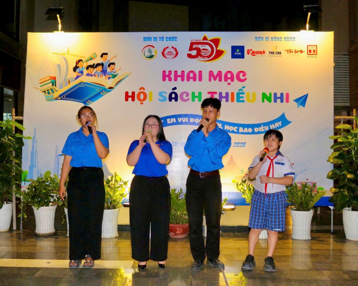 Khai mac HSTN