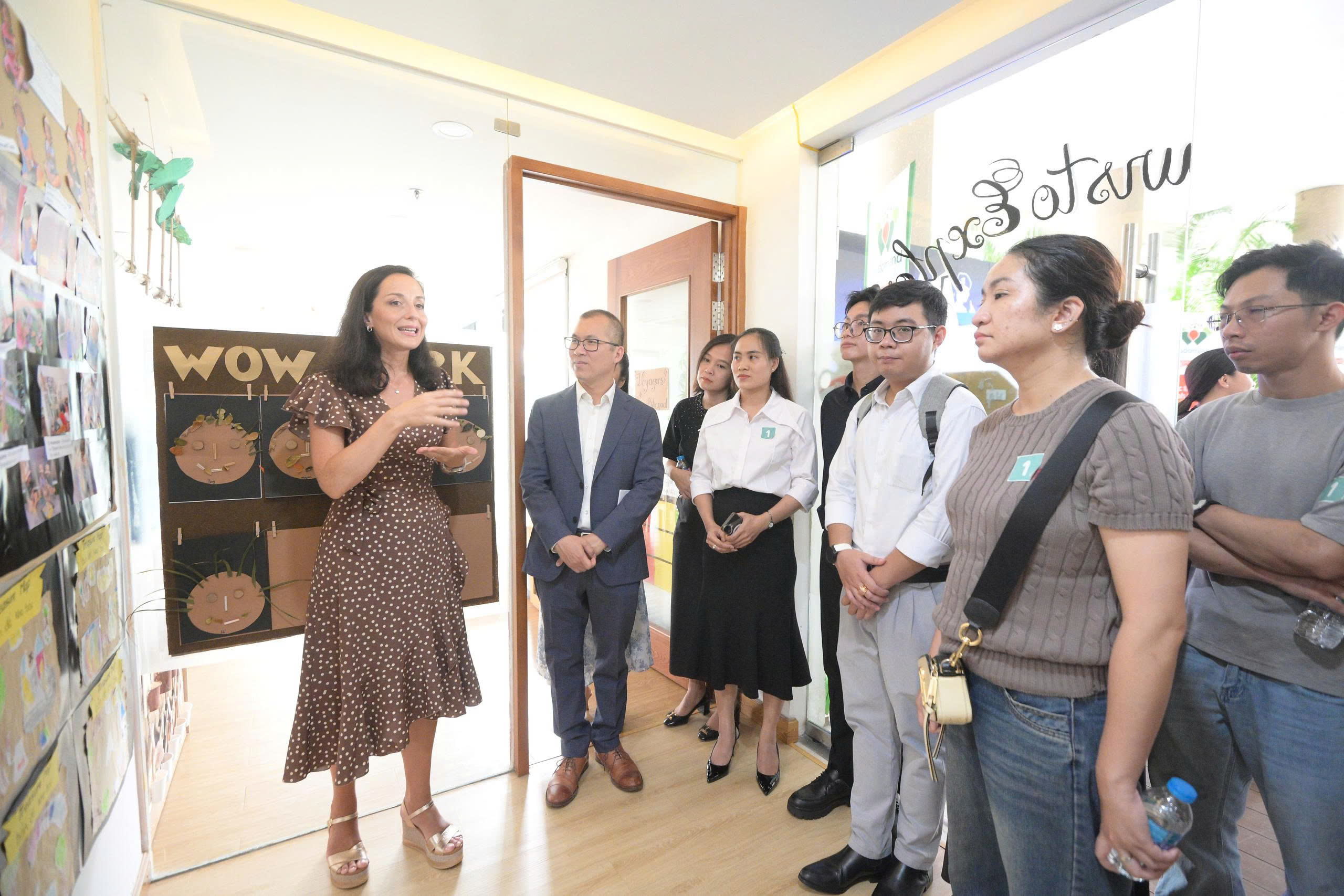 Khám phá thế giới từ những Vì sao? 1 Phu Nu Hien Dai Wisdomland World School 1