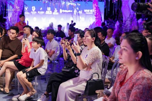 Hàng nghìn khách đổ về The Vietnam Grand WeddX 2026, choáng ngợp trước “đại tiệc cưới” lớn bậc nhất Việt Nam 1 Phu nu hien dai Vietnam Grand WeddX 2026 01 1