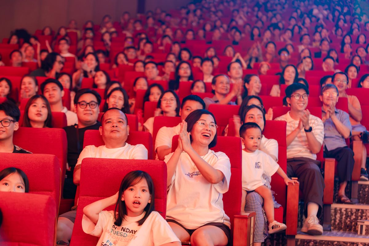 Vinpearl Theatre - Nhà hát cho những giấc mơ lớn của công nghiệp văn hóa Việt 6 Phu nu hien dai Vinpearl Theatre 06