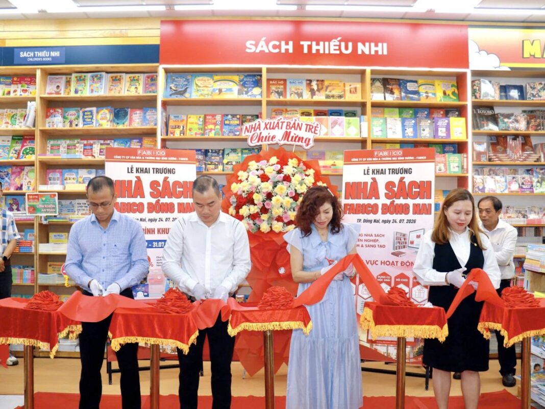 Phu_nu_hien_dai_nha_sach_fabio_dong_nai_01