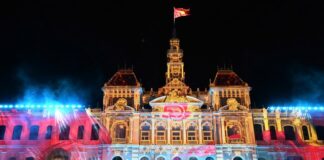 Trình diễn 3D mapping tái hiện hành trình 50 năm Thành phố mang tên Bác