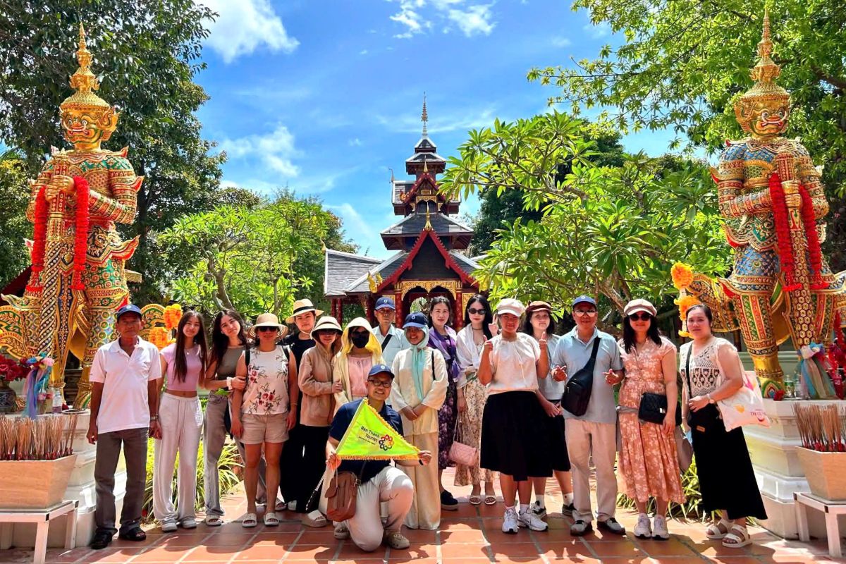 Phu nu hien dai benthanh tourist 04