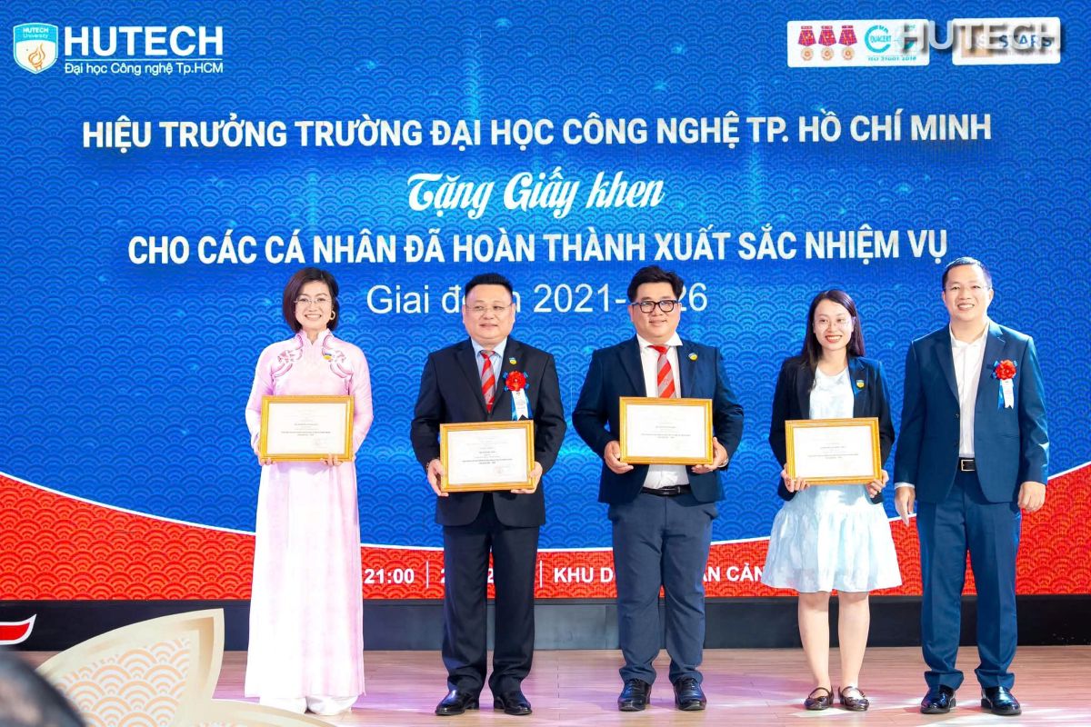 Phu nu hien dai hutech 04