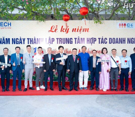 Trung tâm hợp tác doanh nghiệp HUTECH kỉ niệm 15 năm thành lập