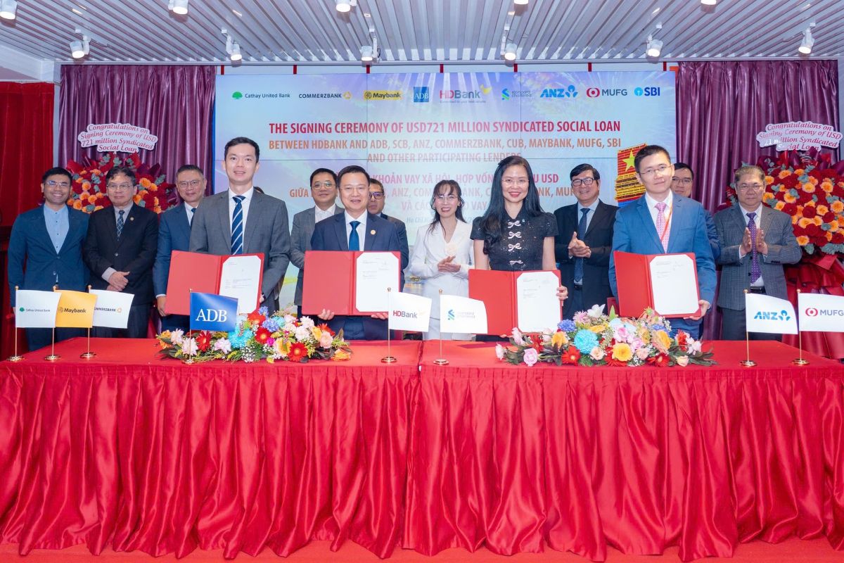 Standard Chartered huy động thành công khoản vay hợp vốn xã hội trị giá 721 triệu USD cho HDBank 1 Phu nu hien dai standard chartered 01