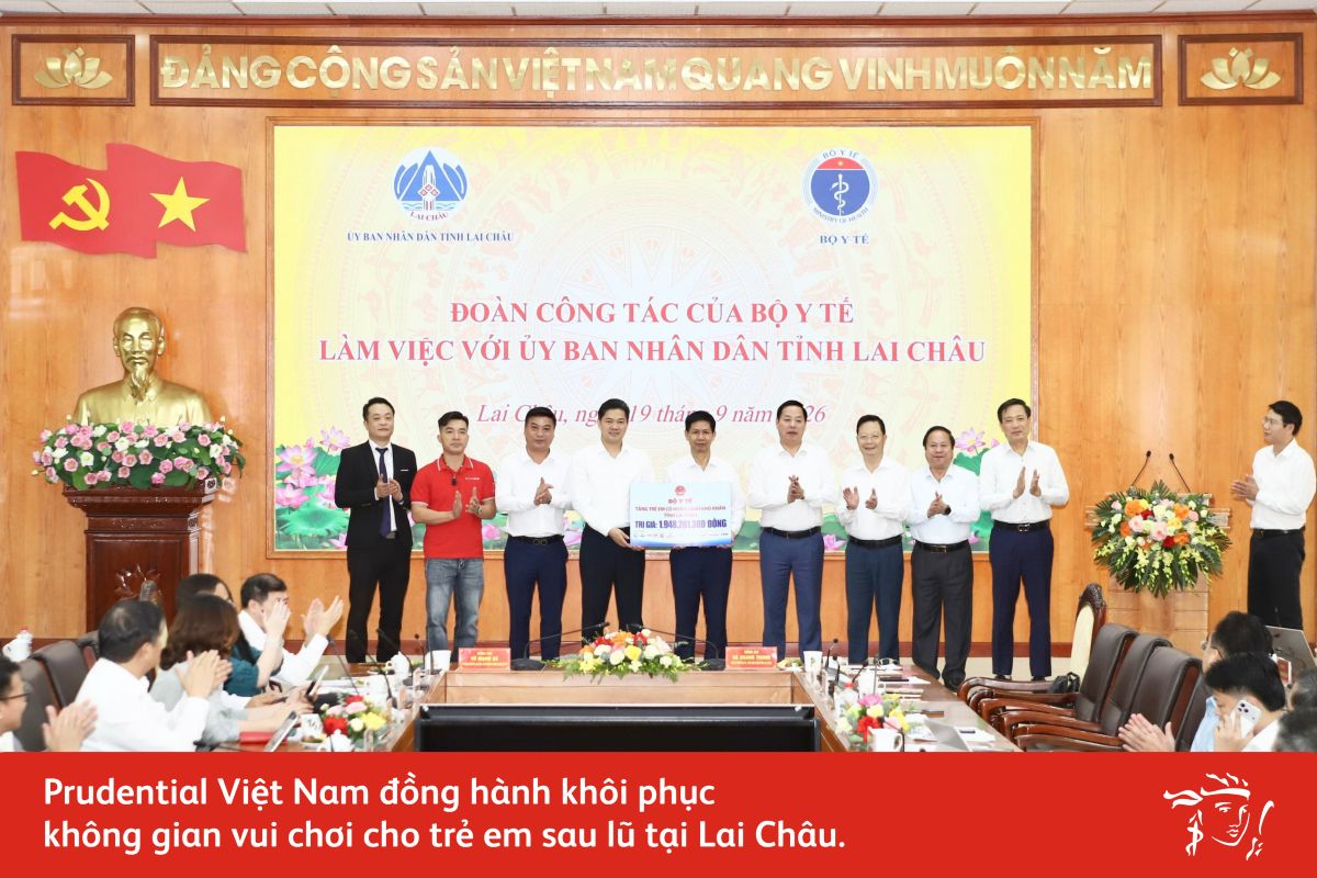 Prudential Việt Nam đồng hành khôi phục không gian vui chơi cho trẻ em sau lũ tại Lai Châu 1 Phu nu hien dai Prudential viet nam 02