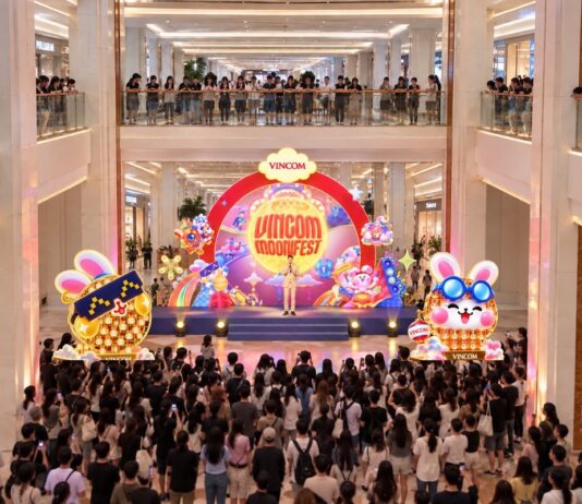 Vincom Moonifest: Lên đồ nhập hội, rước đèn đón may mùa Trung thu