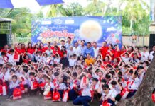 BENTHANH TOURIST MANG TRUNG THU ĐẾN VỚI 250 TRẺ EM CÓ HOÀN CẢNH KHÓ KHĂN