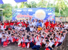 BENTHANH TOURIST MANG TRUNG THU ĐẾN VỚI 250 TRẺ EM CÓ HOÀN CẢNH KHÓ KHĂN