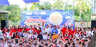 BENTHANH TOURIST MANG TRUNG THU ĐẾN VỚI 250 TRẺ EM CÓ HOÀN CẢNH KHÓ KHĂN