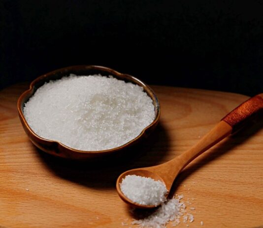 Vì sao bột ngọt có thể giúp món ăn giảm muối mà vẫn ngon?