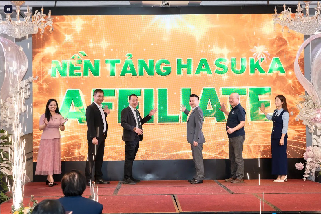 Phu nu hien dai hasuka 01