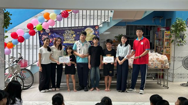 Mang niềm vui đến các em Trường Phổ cập qua chương trình ‘Thắp sáng mùa trăng 2026’ 13 Phu nu hien dai nang cao nguyen 14