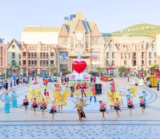 Đi giữa Việt Nam mùa tự hào: Những trải nghiệm làm nên kỳ nghỉ Tết Độc Lập khác biệt