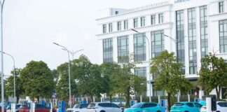 Mục sở thị trạm sạc ô tô điện lớn nhất Việt Nam tại Hà Nội