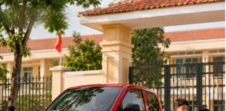 VF 2 “gỡ” những băn khoăn nào cho các gia đình muốn đổi xe máy lên ô tô?