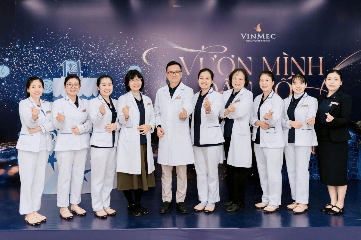 TS.BS Trần Mạnh Linh: Hai thập kỷ đi trước bệnh tật, tìm cơ hội sống khỏe cho phụ nữ 3 Phu nu hien dai Vinmec ha Long 03