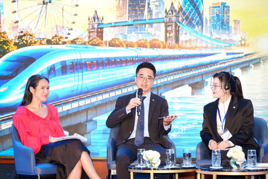 Phu_nu_hien_dai_prudential_VIB_02