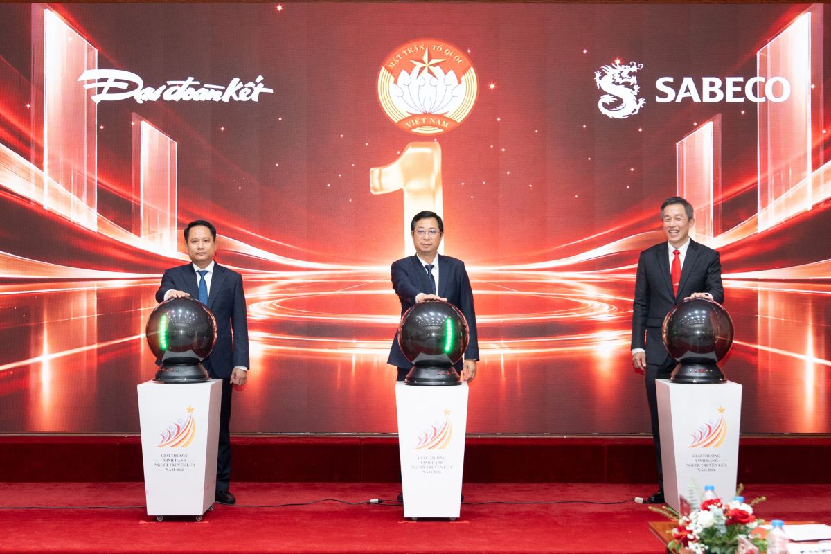 Chính thức khởi động Giải thưởng “Vinh danh Người truyền lửa” năm 2026 1 Phu nu hien dai sabeco nguoi truyen lua 01